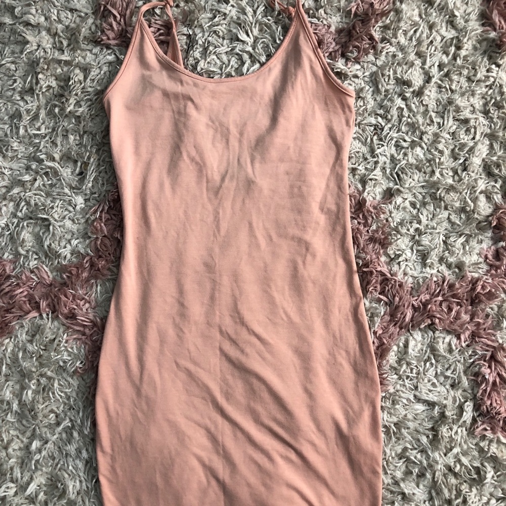 Bodycon soft pink dress